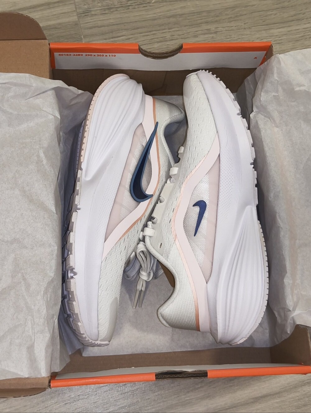 New Nike Women's White Pink Athletic Shoes DOWNSHIFTER 14 RETRO LOW TOP Size 8.5